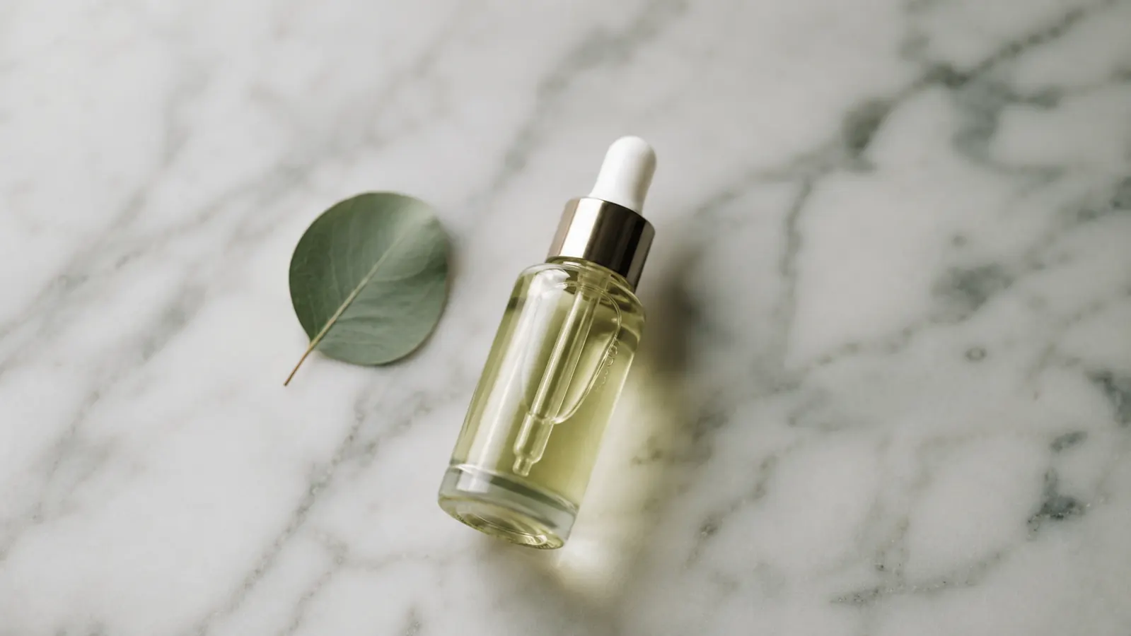 10 Ways a Niacinamide Serum Helps Oily, Blemish-Prone Skin