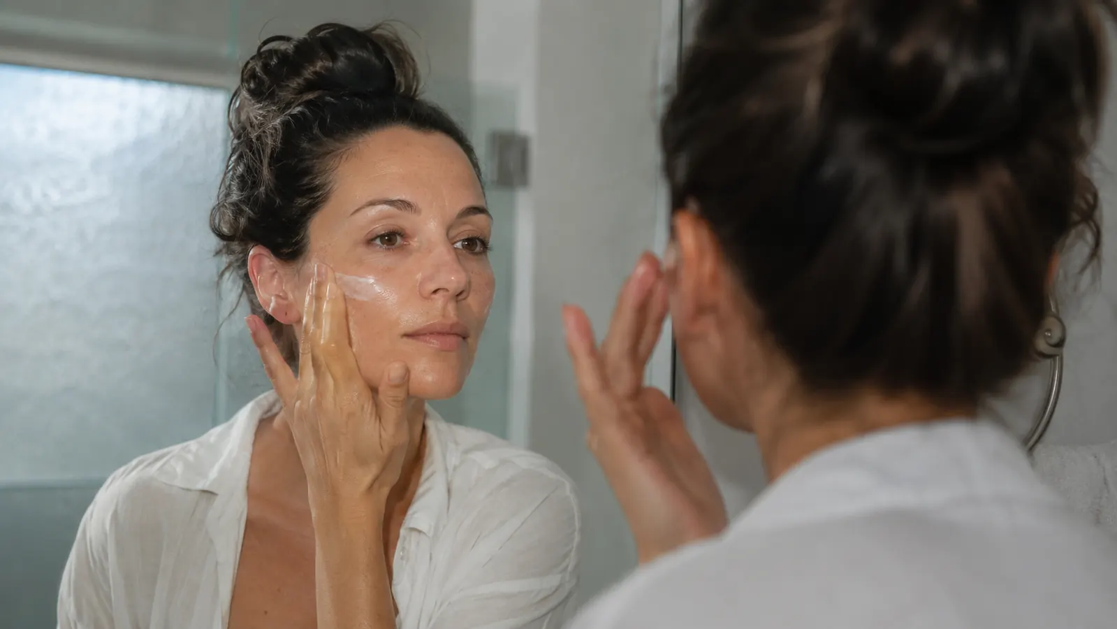 How to Build a Daily SPF Habit That Actually Sticks (Using a Mineral Sunscreen)